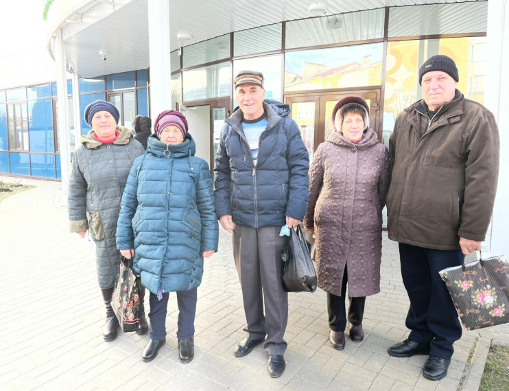 Жители села Никольское воспользовались доставкой в медицинское учреждение.