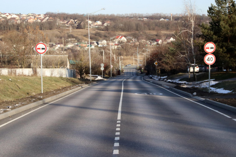 В Белгородском районе отремонтировали дорожное полотно Южного подхода к Белгороду.