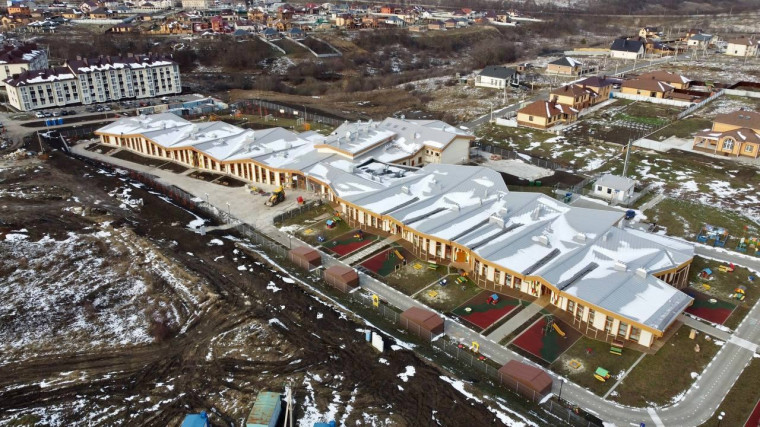В микрорайоне«Парус» села Репное завершается строительство начальной школы на 100 мест.