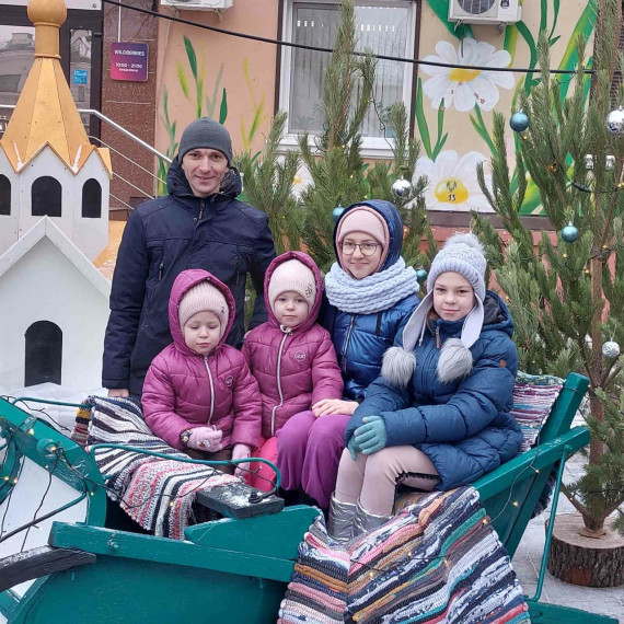 Мальчишки и девчонки Белгородского района продолжают участвовать в традиционных акциях «Добрая суббота» и «Семейных клуб выходного дня».