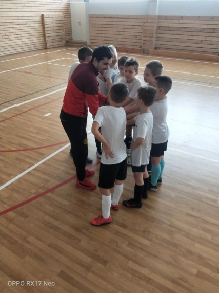 Команда Ближнеигуменской школы заняла призовое место в областных соревнованиях по мини-футболу.
