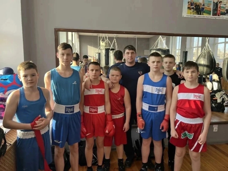 Спортсмены из Разумного и Дубового в числе призёров открытого турнира Белгорода по боксу.
