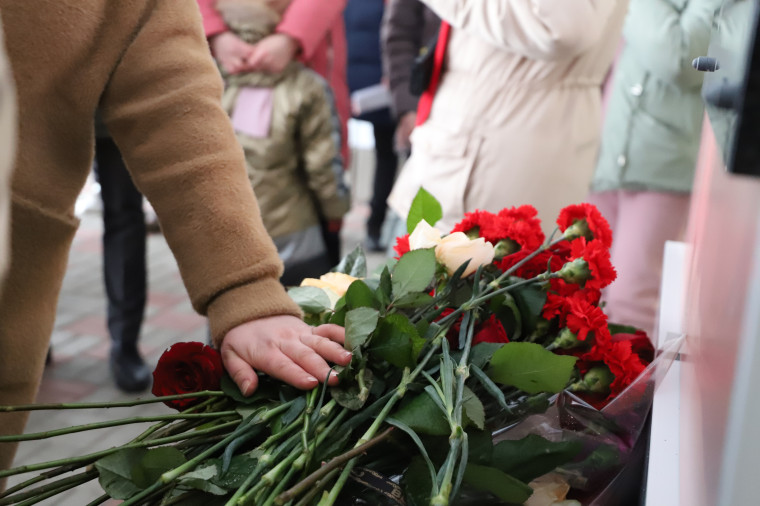 В Белгородском районе открыли мемориальную доску памяти ефрейтора Тимофея Кучера, погибшего в ходе специальной военной операции.