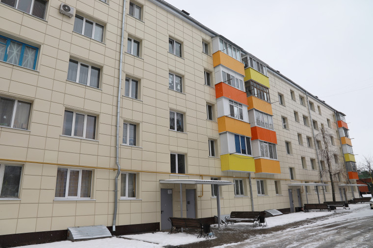 Собственники квартир имеют возможность получить информацию о прописанных в их жилье людях. Собственники квартир имеют возможность получить информацию о прописанных в их жилье людях.
