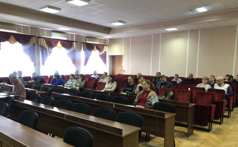 В администрации Белгородского района состоялось совещание по вопросам применения порядка проведения обучения по охране труда, проверки знания требований и оценке профессиональных рисков.