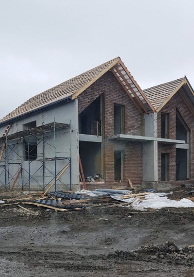 В Новосадовском поселении продолжается строительство комплекса жилых домов блокированной застройки.