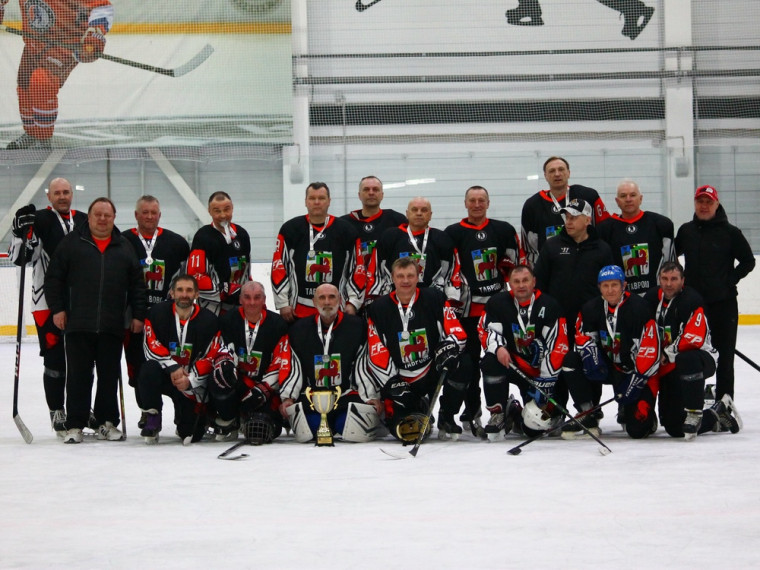 Команда «ЛХК – Таврово» завоевала почётное II место в региональном этапе XII Всероссийского фестиваля по хоккею среди любительских команд.