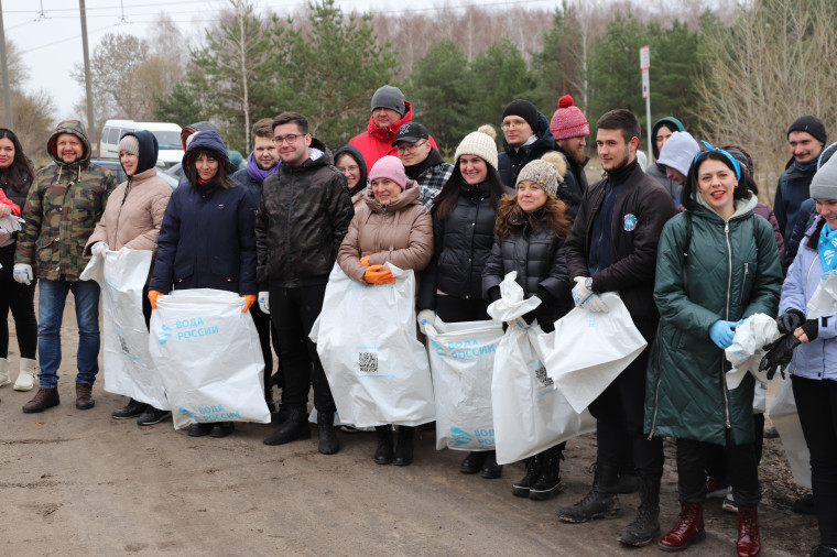 В Белгородском районе продолжается масштабная весенняя уборка территории.