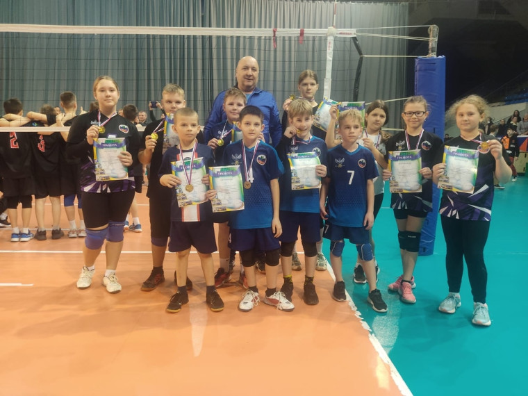 Юные спортсмены ДЮСШ Белгородского района стали победителями и призёрами на ежегодных соревнованиях по волейболу. Юные спортсмены ДЮСШ Белгородского района стали победителями и призёрами на ежегодных соревнованиях по волейболу.