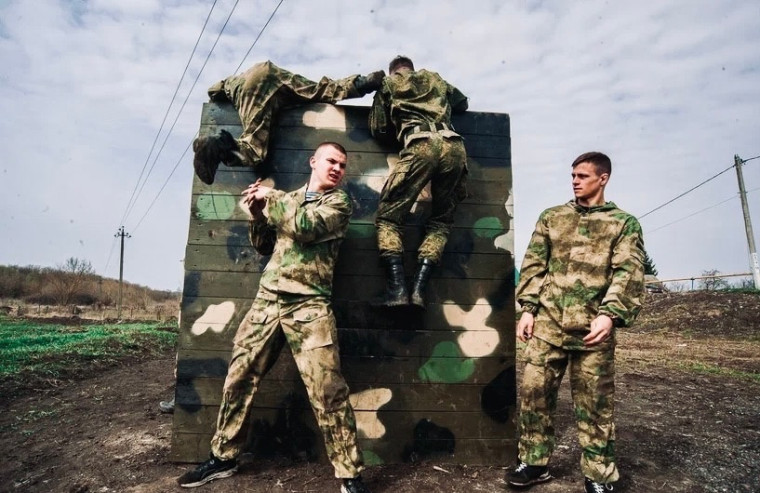Военно-патриотический клуб «Север» им. Героя России Вячеслава Воробьёва стал победителем соревнований «Тропа Боевого Братства». Военно-патриотический клуб «Север» им. Героя России Вячеслава Воробьёва стал победителем соревнований «Тропа Боевого Братства».