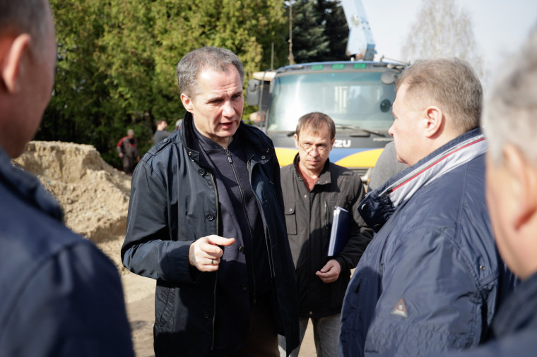 В Белгородском районе продолжается работа с обращениями граждан, поступившими вчера на прямую линию руководителя региона Вячеслава Гладкова. В Белгородском районе продолжается работа с обращениями граждан, поступившими вчера на прямую линию руководителя региона Вячеслава Гладкова.