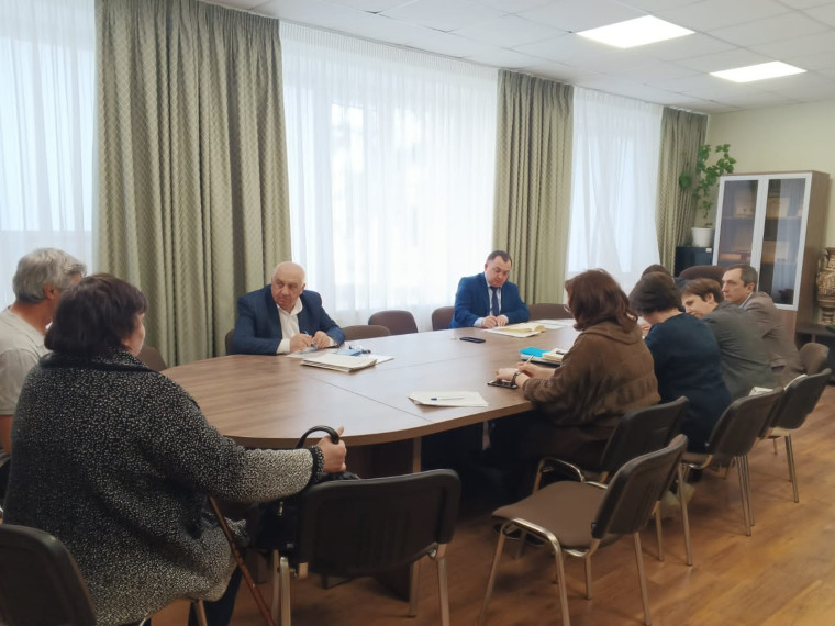 Жителям отселённых приграничных сёл, где введён режим ЧС, продолжают предоставлять новое жильё. Жителям отселённых приграничных сёл, где введён режим ЧС, продолжают предоставлять новое жильё.