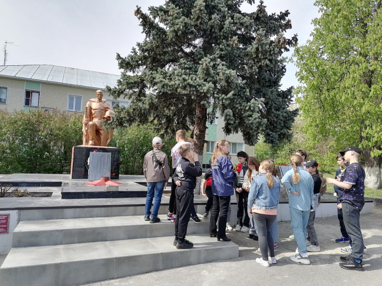 В преддверии Дня Победы обучающиеся школ Белгородского района поучаствовали в акции «Маршрут памяти». В преддверии Дня Победы обучающиеся школ Белгородского района поучаствовали в акции «Маршрут памяти».