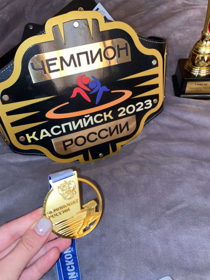 Воспитанница тренера ДЮСШ Белгородского района Михаила Шилова завоевала звание чемпионки России по вольной борьбе. Воспитанница тренера ДЮСШ Белгородского района Михаила Шилова завоевала звание чемпионки России по вольной борьбе.