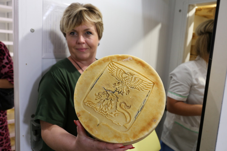 Дружный коллектив управления культуры посетил сыроварню «От сыра, до вина».