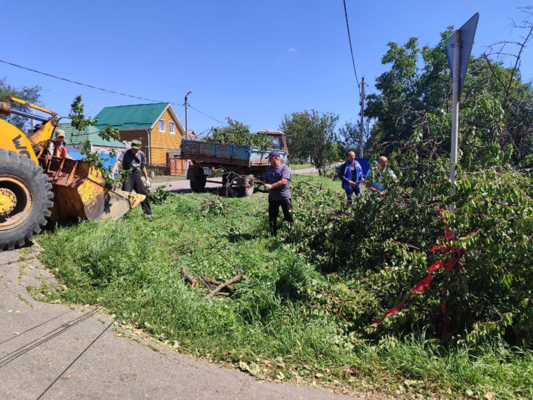 В поселениях района наводят санитарный порядок.