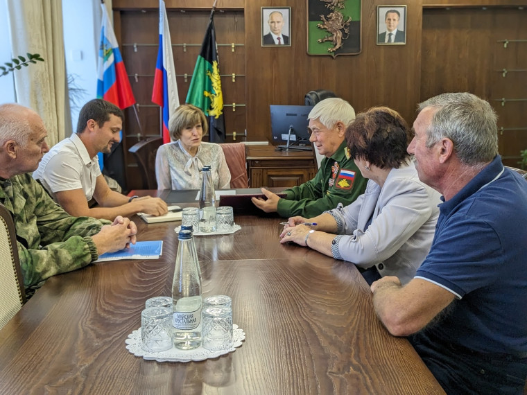 Анна Куташова провела встречу с активом районных НКО.