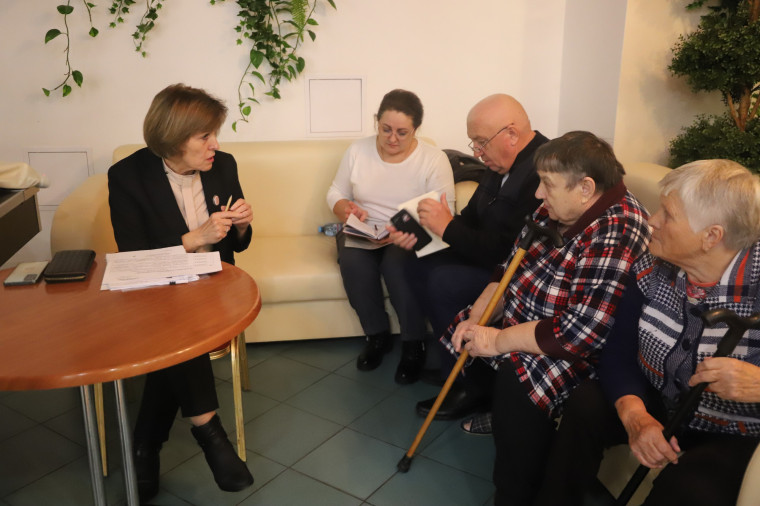 Продолжается работа с жителями приграничья Белгородского района, отселёнными из-за обстрелов и введения режима ЧС. Продолжается работа с жителями приграничья Белгородского района, отселёнными из-за обстрелов и введения режима ЧС.