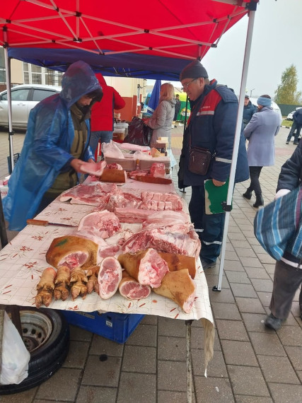 Жители Белгородского района продолжают посещать ярмарки.