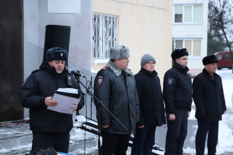 В Белгородском районе состоялся совместный развод-инструктаж личного состава подразделения полиции, Росгвардии, территориальной обороны и казачества.