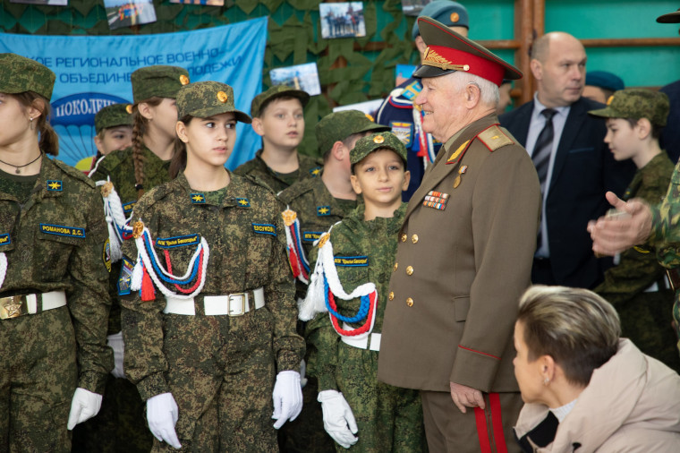 Курсанты военно-патриотического клуба «Крылья Белогорья» приняли присягу в День Героев Отечества. Курсанты военно-патриотического клуба «Крылья Белогорья» приняли присягу в День Героев Отечества.
