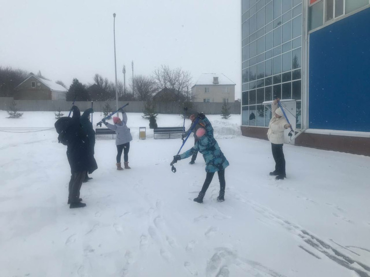 В Стрелецком проходит акция «Скандинавская ходьба – шаги здоровья!».