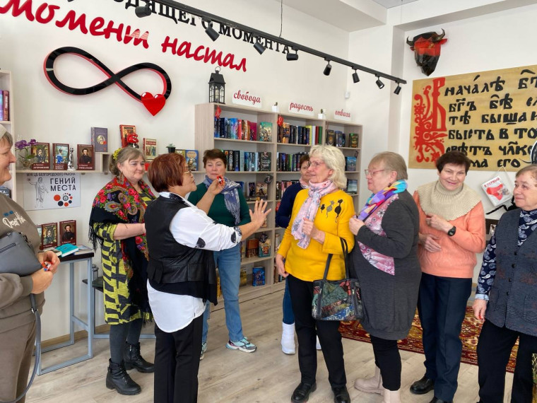 Прошла шестая экскурсионная поездка в рамках губернаторского проекта «К соседям в гости» – «У себя в гостях». Прошла шестая экскурсионная поездка в рамках губернаторского проекта «К соседям в гости» – «У себя в гостях».