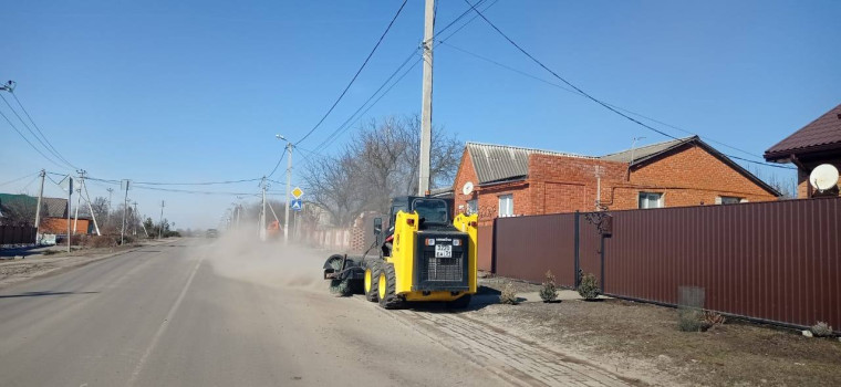 В Белгородском районе приступили к масштабной уборке территории.