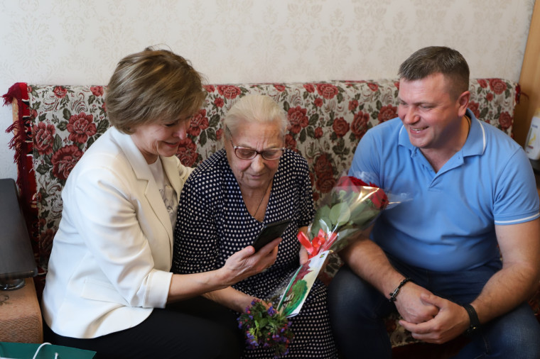 Свой 90-й юбилей сегодня отмечает жительница Дубовского поселения Нина Сергеевна Кондракова. Свой 90-й юбилей сегодня отмечает жительница Дубовского поселения Нина Сергеевна Кондракова.
