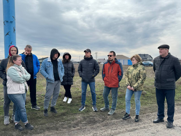 В рамках рабочей поездки Анна Куташова посетила Стрелецкое и Майский.