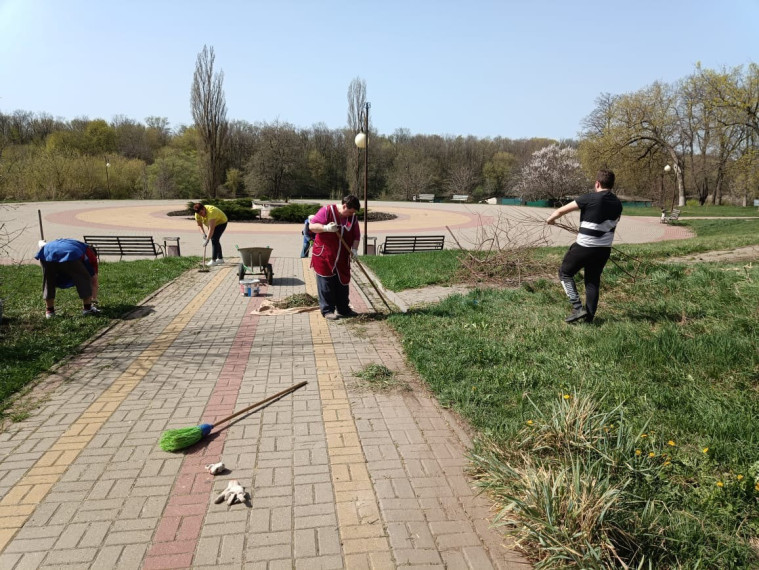 Наведение санитарного порядка продолжается в поселениях муниципалитета.