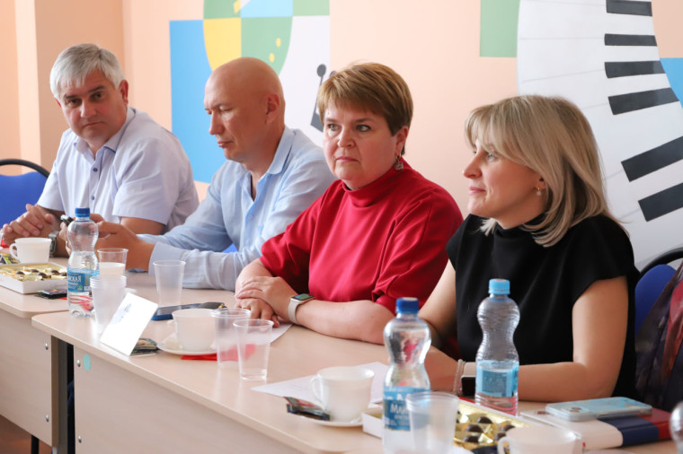 В Северной школе №1 прошло заключительное заседание круглого стола в рамках районного семейного форума «Белгородская семья».