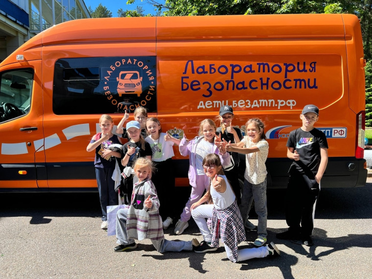 Школьники Белгородского района активно проводят каникулы в других регионах России. Школьники Белгородского района активно проводят каникулы в других регионах России.