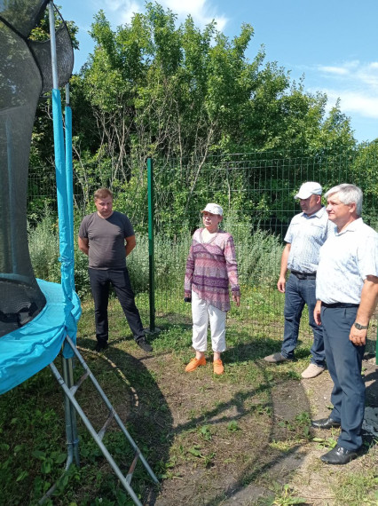 В Бессоновке на территории ТОС «Дружный» установили ограждение вокруг уличного батута. В Бессоновке на территории ТОС «Дружный» установили ограждение вокруг уличного батута.