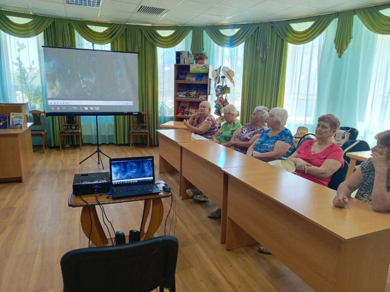 В Дубовской библиотеке прошёл час исторической хроники «Подвиг на земле Белгородской». В Дубовской библиотеке прошёл час исторической хроники «Подвиг на земле Белгородской».