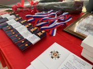 В Белгородском районе в День Государственного флага Российской Федерации молодые сотрудники полиции получили первые погоны. В Белгородском районе в День Государственного флага Российской Федерации молодые сотрудники полиции получили первые погоны.