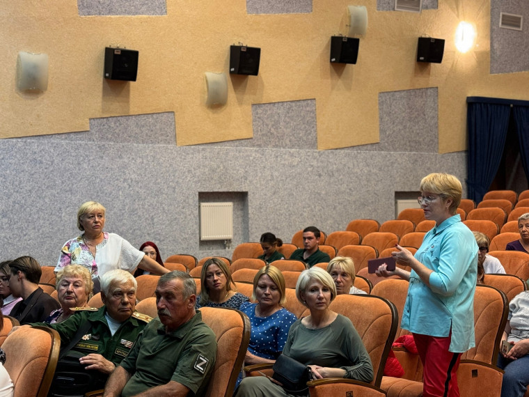 Продолжаются ежедневные встречи с жителями Белгородского района. Продолжаются ежедневные встречи с жителями Белгородского района.
