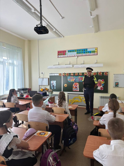 В общеобразовательных учреждениях Белгородского района проходит месячник безопасности. В общеобразовательных учреждениях Белгородского района проходит месячник безопасности.
