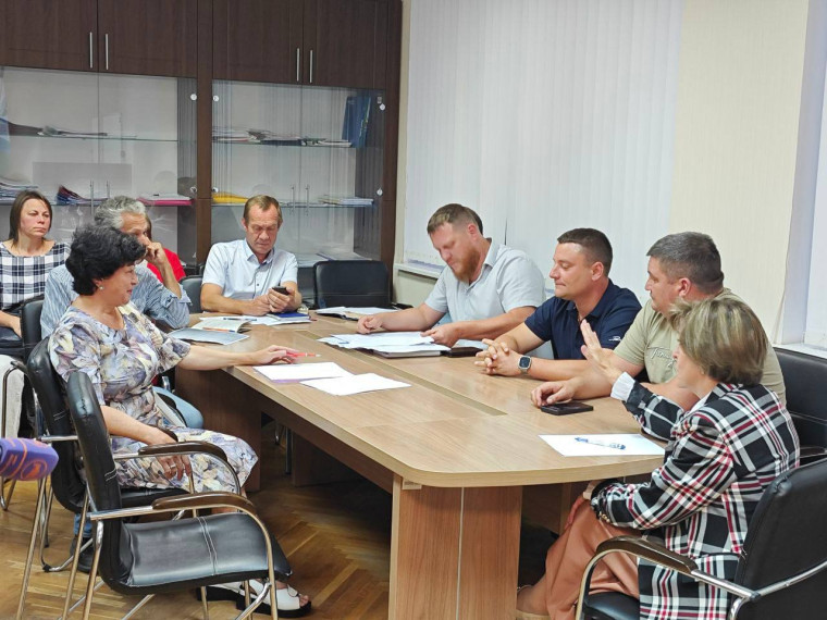 Жители Белгородского района продолжают обращаться со своими вопросами к Анне Куташовой. Жители Белгородского района продолжают обращаться со своими вопросами к Анне Куташовой.
