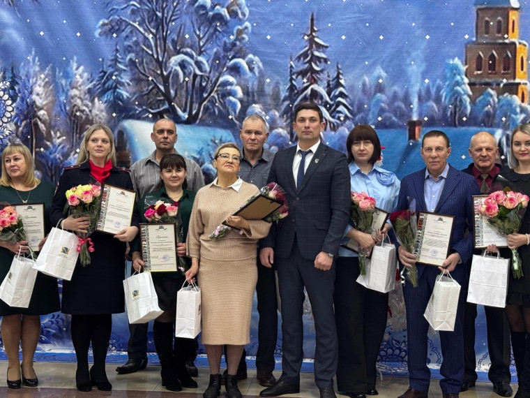 В Разумном состоялась торжественная церемония открытия Доски Почёта. В Разумном состоялась торжественная церемония открытия Доски Почёта.
