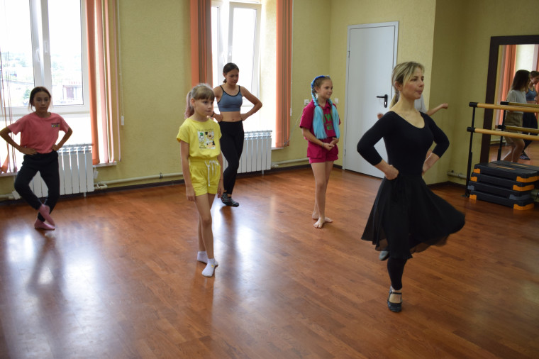 Культурно-досуговые учреждения Белгородского района присоединились к всероссийской акции «Культурная суббота. Танцы народов России детям».
