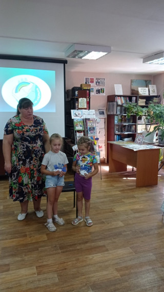 Разуменская филиал-библиотека №37 приняла участие в Международной акции «Книжка на ладошке – 2022».