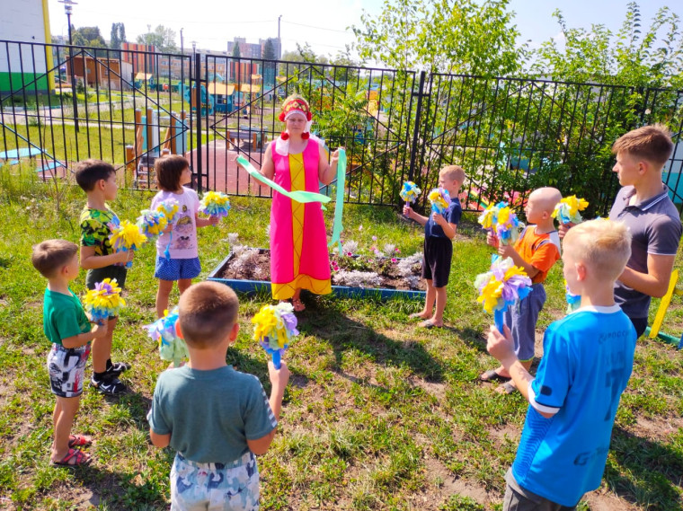 Юные жители Белгородского района весело проводили уходящее лето.