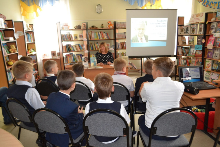 В Центральной районной библиотеке прошёл литературный час «Уроки доброты».