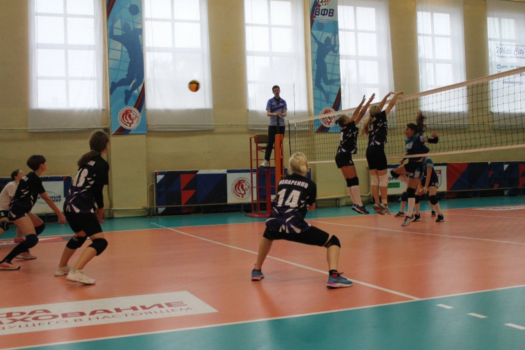 Команда детско-юношеской спортивной школы Белгородского района приняла участие в Первенстве области по волейболу.