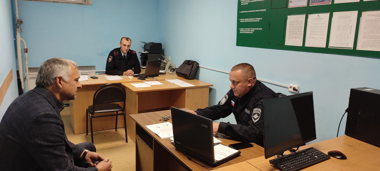 Представитель Общественного совета Валерий Прокофьев посетил с проверкой участковый пункт полиции.