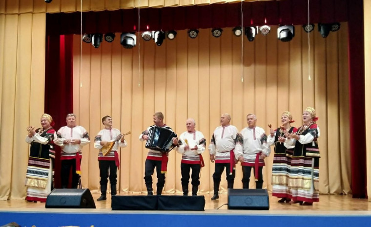 В Тавровском Центре культурного развития имени Ю. Куценко прошёл мастер-класс «Применение шумовых инструментов в народной песне».