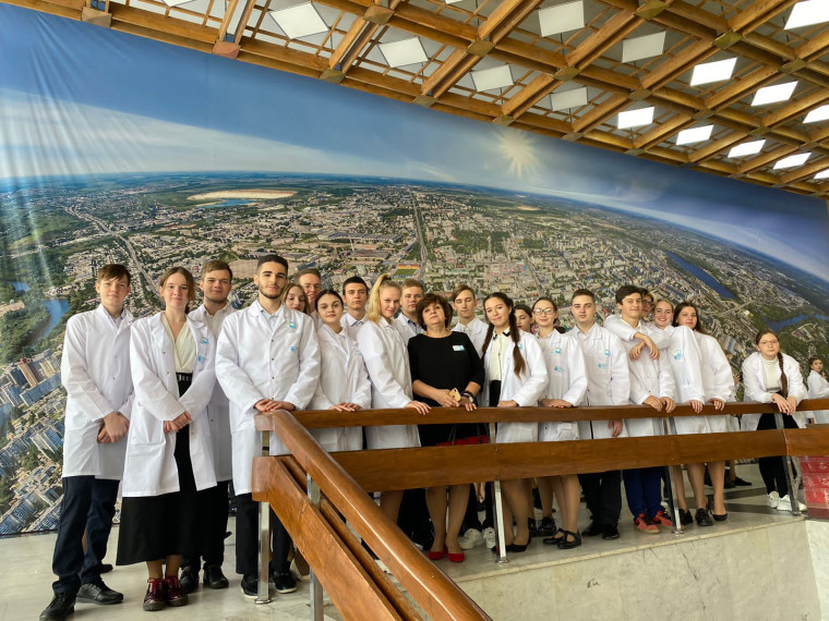 Учащихся медицинских классов Белгородского района посвятили в юные медики.