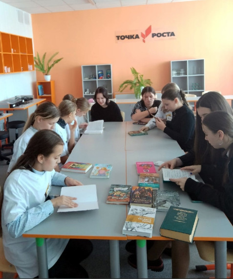 В Зеленополянской библиотеке прошёл мастер-класс «Создаём буклук».