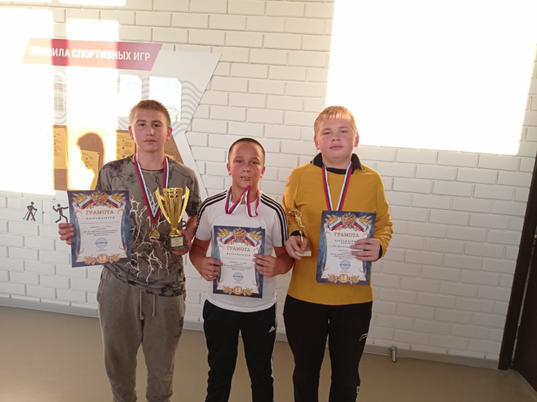 На базе Крутоложской основной общеобразовательной школы прошло первенство ДЮСШ Белгородского района по футболу.